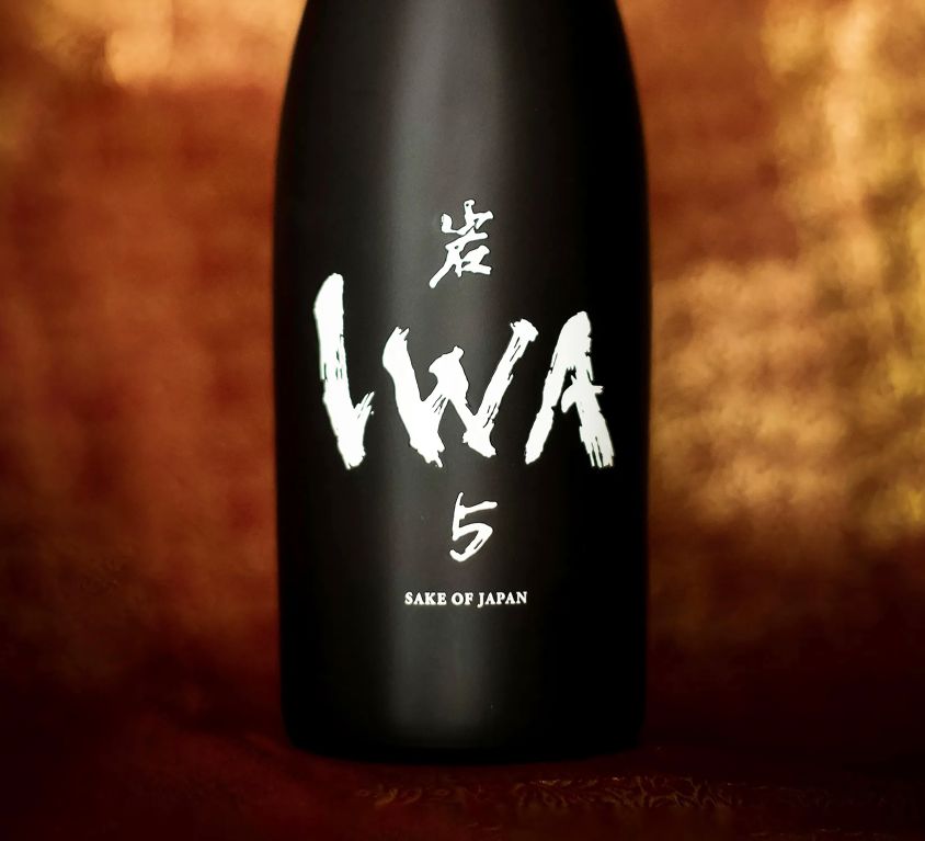 岩IWA5​，一款来自于法国传奇酿酒师之手的日本清酒​ – 英姿Indulgence